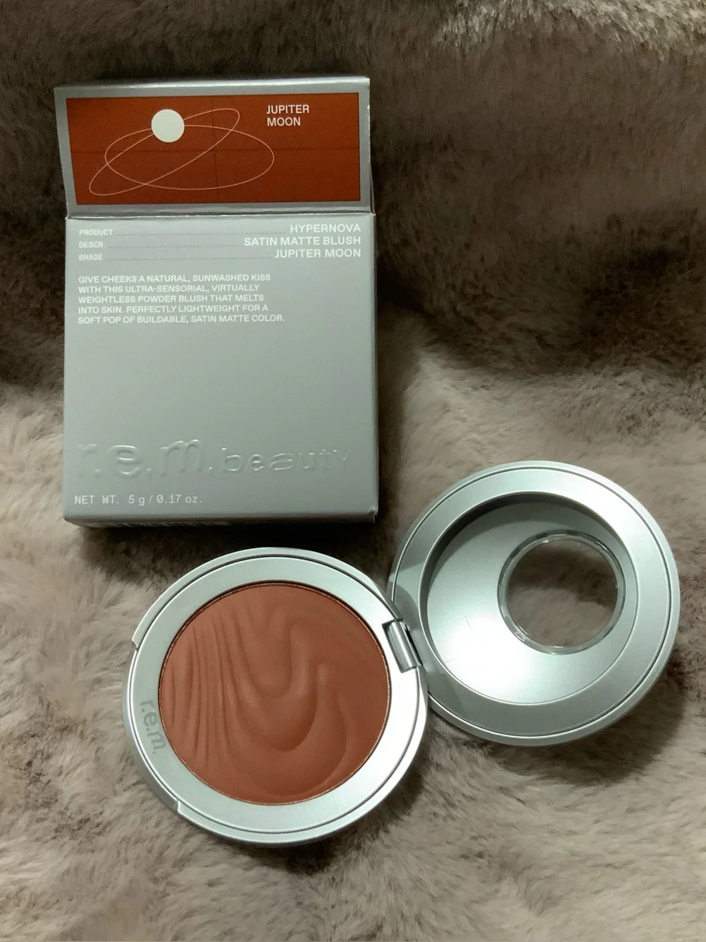 r.e.m. beauty Satin Matte Blush - Jupiter Moon (Warm Terracotta)